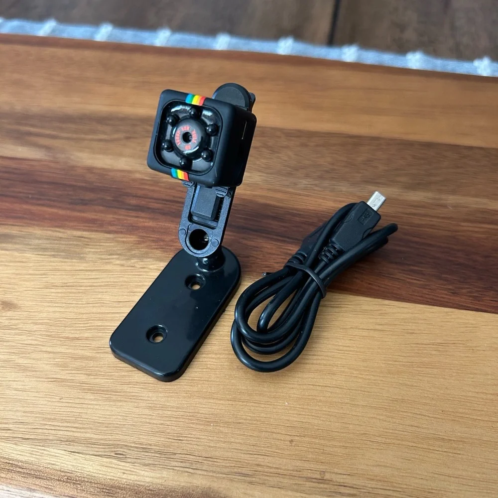 Mini camera - Picture 1 of 4